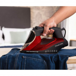 Σίδερο Russell Hobbs One Temperature 25090-56, 2600 W, Κεραμική πλάκα, Μία βέλτιστη θερμοκρασία, Αυτοκαθαριζόμενο, 0,35 l, Κόκκινο/μαύρο