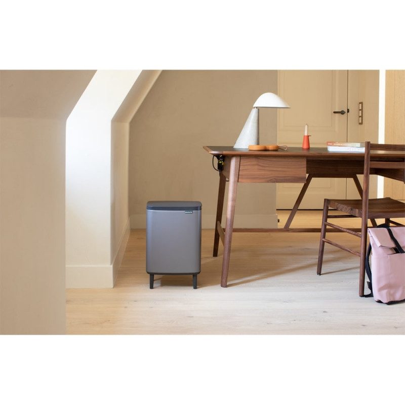 Κάδος απορριμμάτων Brabantia Bo Small Hi 12L, Ομαλό και αθόρυβο άνοιγμα, Αντιολισθητική βάση, Γκρι