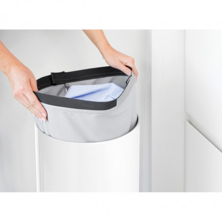 Καλάθι πλυντηρίου της Brabantia 90300239, 35 l, Καπάκι από φελλό, Πλήρωση χωρίς άνοιγμα, οπές εξαερισμού, Λευκό