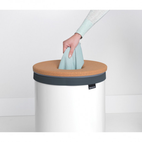 Καλάθι πλυντηρίου της Brabantia 90300241, 60 l, Καπάκι από φελλό, Πλήρωση χωρίς άνοιγμα, οπές εξαερισμού, Λευκό