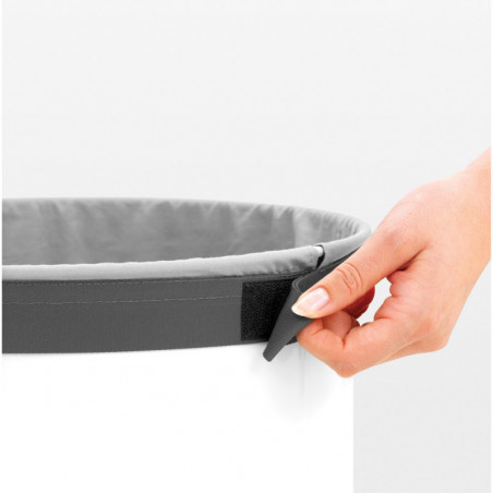 Καλάθι πλυντηρίου της Brabantia 90300241, 60 l, Καπάκι από φελλό, Πλήρωση χωρίς άνοιγμα, οπές εξαερισμού, Λευκό