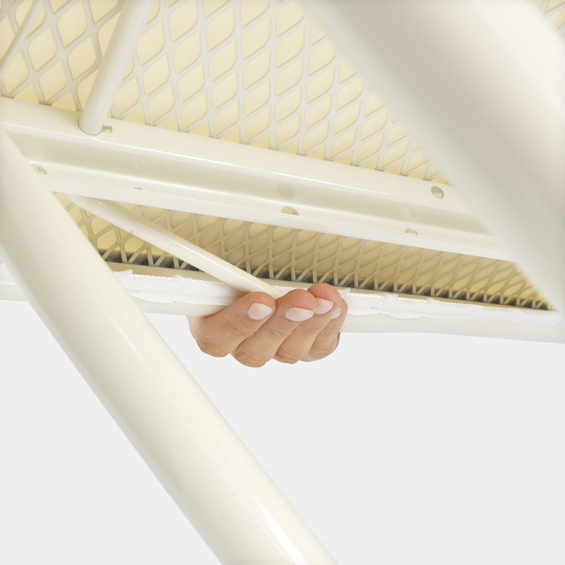 Τραπέζι σιδερώματος Brabantia B 90300132, 124x38 cm, 7 θέσεις ρύθμισης, υποδοχή σίδερου, Λευκό/Μπλε