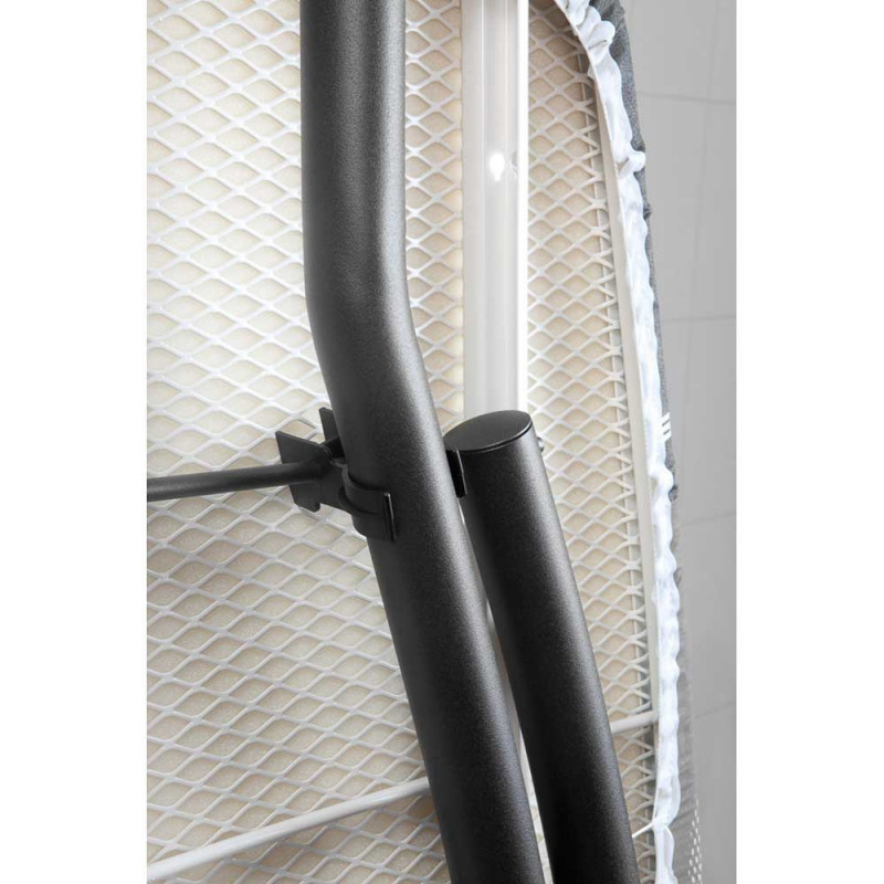 Τραπέζι σιδερώματος Brabantia D 90300136, 135x45 cm, 7 ρυθμιζόμενες θέσεις, ανθεκτική στη θερμότητα ζώνη σιδερώματος, Σκούρο γκρι/λευκό