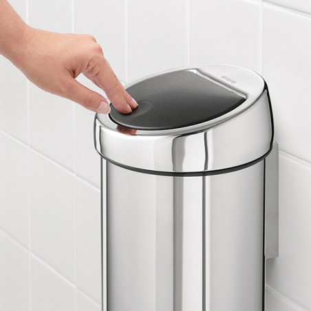 Κάδος Brabantia Touch Bin 647210, 3 L, Ομαλό και αθόρυβο άνοιγμα, Επιτοίχια τοποθέτηση, Λαμπερό ανοξείδωτο ατσάλι