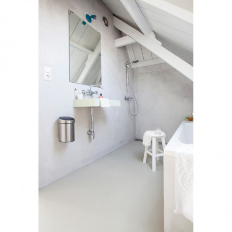 Κάδος Brabantia Touch Bin 647217, 3 L, Ομαλό και αθόρυβο άνοιγμα, Επιτοίχια τοποθέτηση, Ανθεκτικός στα δακτυλικά αποτυπώματα, Inox