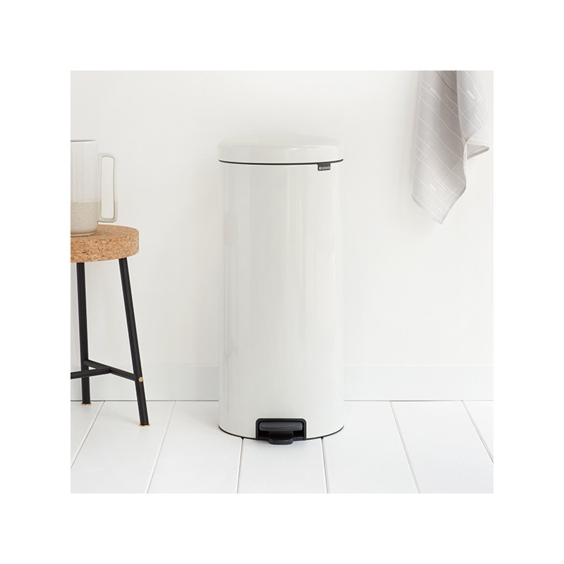 Κάδος με πεντάλ Brabantia NewIcon 649063, 30 l, Εύκολο κλείσιμο, Αντιολισθητική βάση, Μεταλλικός εσωτερικός κάδος, Λευκό