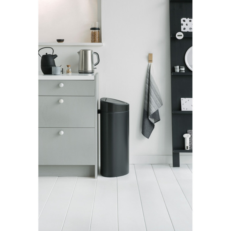 Κάδος Brabantia Touch Bin New 649733, 40 l, αθόρυβο και ομαλό κλείσιμο, επίπεδη πλάτη, Μαύρο