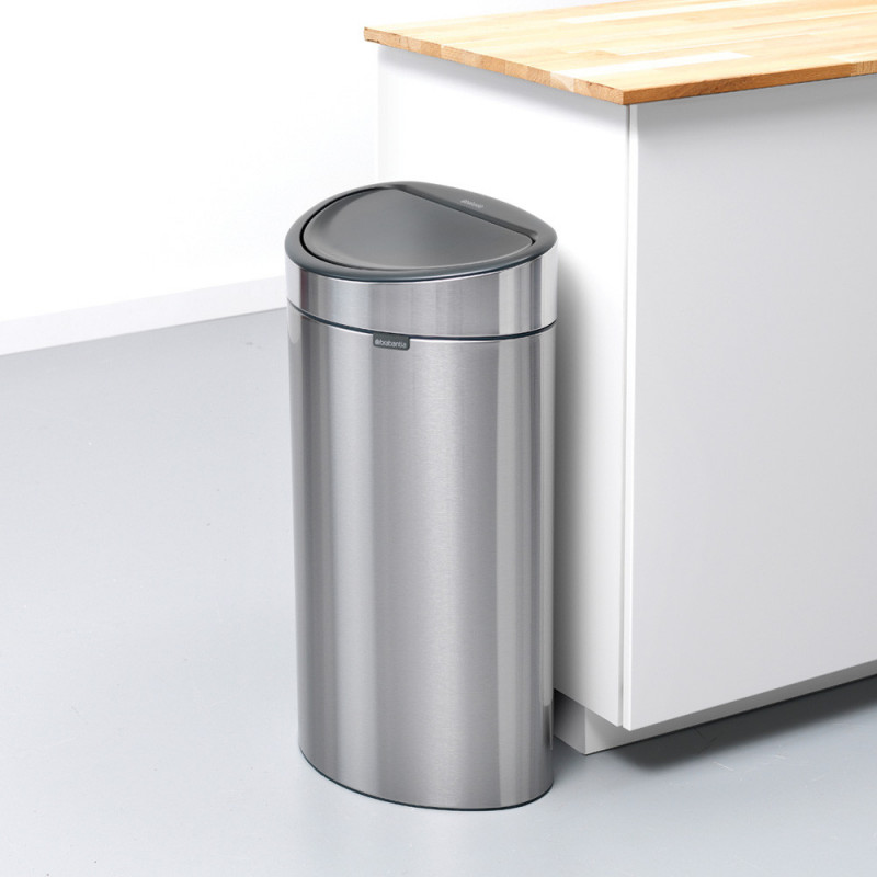 Κάδος απορριμμάτων Brabantia Touch Bin New 649734, 40 λίτρα, Αθόρυβο και ομαλό κλείσιμο, Επίπεδη πλάτη, Ανθεκτικό στα δακτυλικά αποτυπώματα, Ανοξείδωτο/ματ
