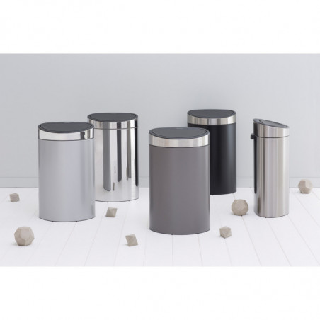 Κάδος απορριμμάτων Brabantia Touch Bin New 649734, 40 λίτρα, Αθόρυβο και ομαλό κλείσιμο, Επίπεδη πλάτη, Ανθεκτικό στα δακτυλικά αποτυπώματα, Ανοξείδωτο/ματ