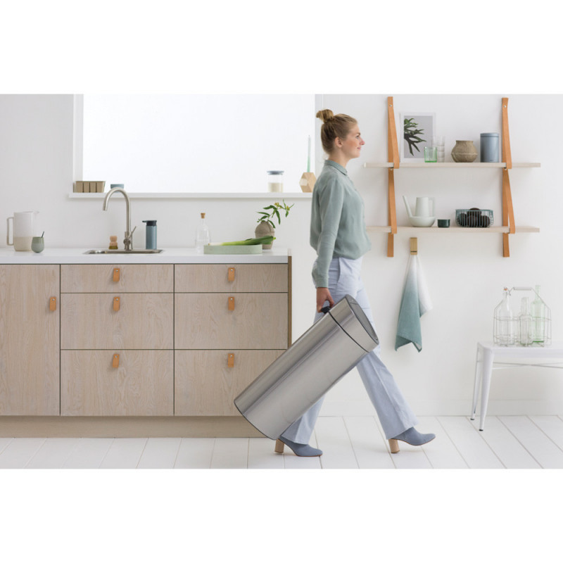Brabantia Touch Bin New 650532, 40 l, αθόρυβο και ομαλό κλείσιμο, επίπεδη πλάτη, Inox/matt