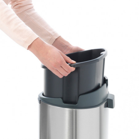 Brabantia Touch Bin New 650532, 40 l, αθόρυβο και ομαλό κλείσιμο, επίπεδη πλάτη, Inox/matt