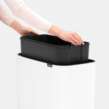 Κάδος Brabantia Bo Touch 651110, 11+23 L, Ομαλό και αθόρυβο άνοιγμα, Μεγάλο άνοιγμα, Λευκό