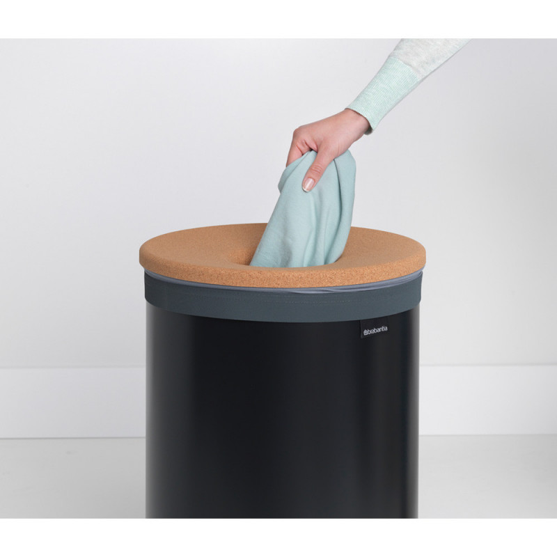 Καλάθι πλυντηρίου Brabantia 1000826, 60 l, Καπάκι από φελλό, Πλήρωση χωρίς άνοιγμα, οπές εξαερισμού, Μαύρο