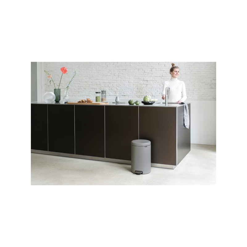 Кош за смет с педал Brabantia NewIcon 20L, Mineral Concrete Grey