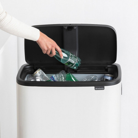 Κάδος Brabantia Bo Touch Hi 1001259, 60 L, Πλευρικά ανοίγματα για μεταφορά, Ρυθμιζόμενα πόδια, Λευκό