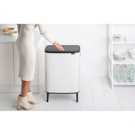 Κάδος Brabantia Bo Touch Hi 1001259, 60 L, Πλευρικά ανοίγματα για μεταφορά, Ρυθμιζόμενα πόδια, Λευκό