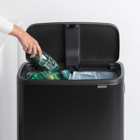 Κάδος Brabantia Bo Touch Hi 1001264, 2x30 l, Στεγανή εφαρμογή στον τοίχο, Ρύθμιση ποδιού, Μαύρο/ματ