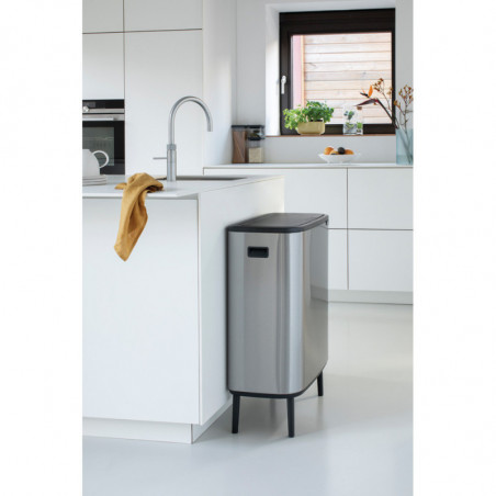 Κάδος Brabantia Bo Touch Hi 1001265, 2x30 l, Στεγανή εφαρμογή στον τοίχο, Ρύθμιση ποδιού, Ανθεκτικό στα δακτυλικά αποτυπώματα, Inox/matt