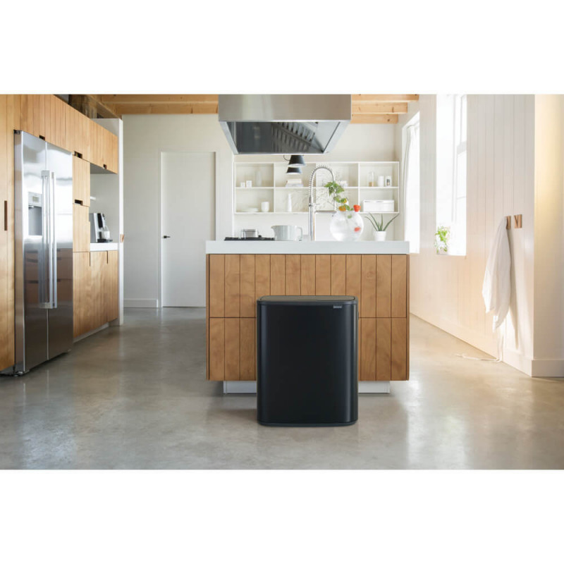 Κάδος απορριμμάτων Brabantia Bo Touch 1001274, 60 λίτρα, Ομαλό και αθόρυβο άνοιγμα, Μεγάλο άνοιγμα, Ανθεκτικό στα αποτυπώματα, Μαύρο/ματ
