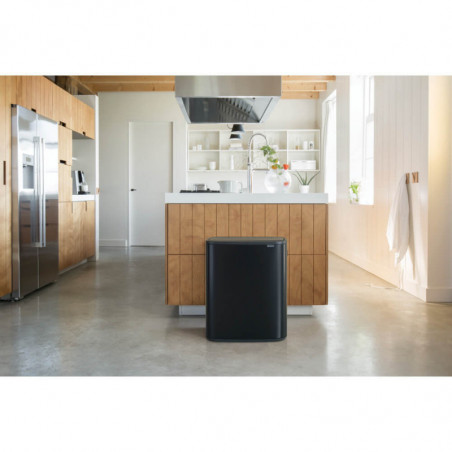 Κάδος απορριμμάτων Brabantia Bo Touch 1001274, 60 λίτρα, Ομαλό και αθόρυβο άνοιγμα, Μεγάλο άνοιγμα, Ανθεκτικό στα αποτυπώματα, Μαύρο/ματ