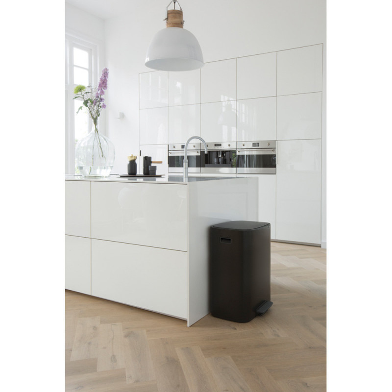 Κάδος Brabantia Bo Pedal 1003185, 60 L, Εύκολο κλείσιμο, Αντιολισθητική βάση, Μαύρο