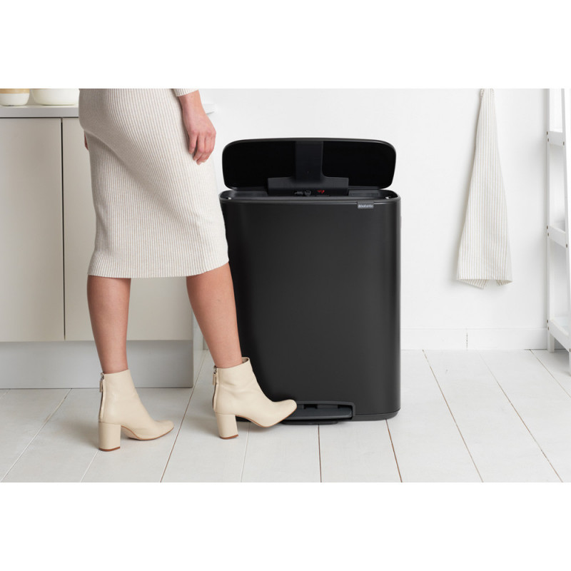 Κάδος Brabantia Bo Pedal 1003185, 60 L, Εύκολο κλείσιμο, Αντιολισθητική βάση, Μαύρο