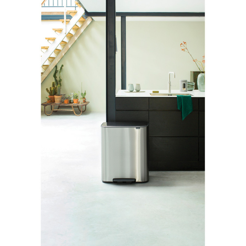 Κάδος Brabantia Bo Pedal 1003186, 60 l, Εύκολο κλείσιμο, Αντιολισθητική βάση, Ανθεκτικός στα δακτυλικά αποτυπώματα, Inox/Matte