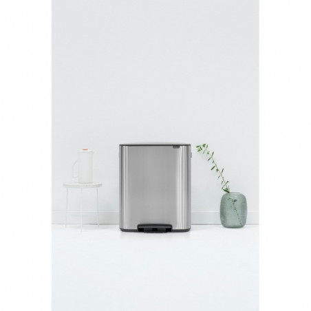 Κάδος Brabantia Bo Pedal 1003186, 60 l, Εύκολο κλείσιμο, Αντιολισθητική βάση, Ανθεκτικός στα δακτυλικά αποτυπώματα, Inox/Matte