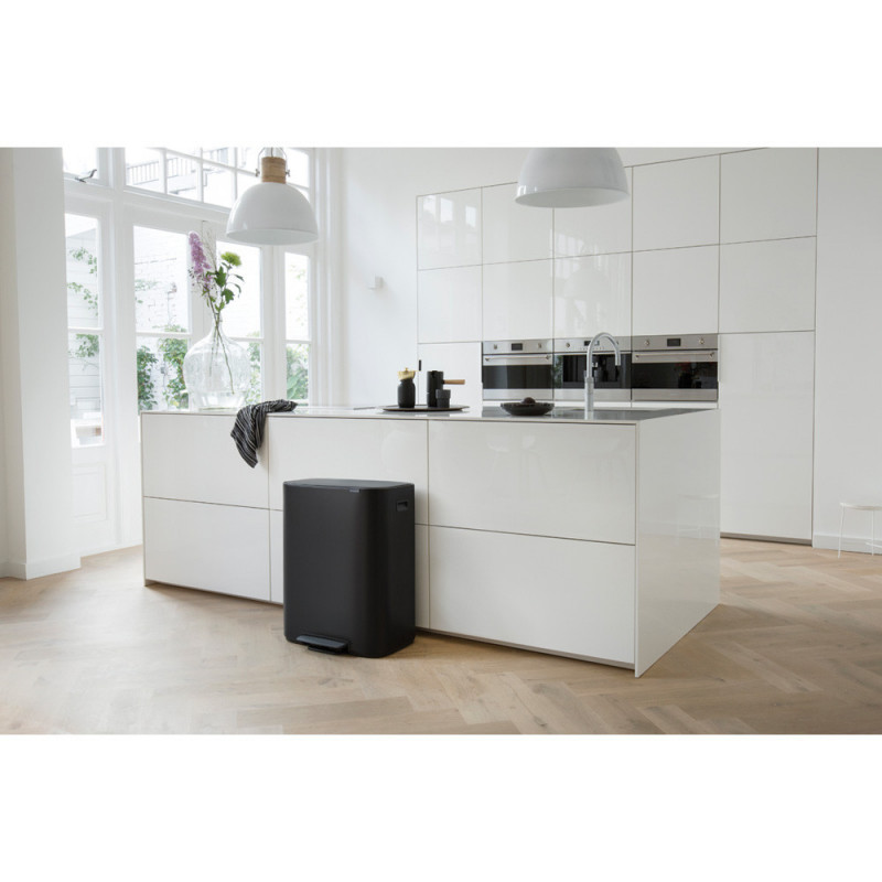 Κάδος Brabantia Bo Pedal 1003191, 2x30 l, Ομαλό κλείσιμο, Αντιολισθητική βάση, Μαύρο