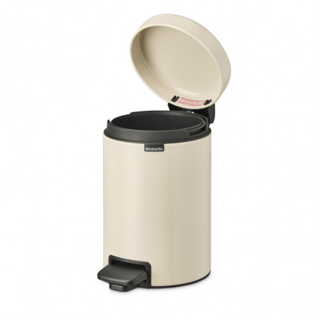 Κάδος απορριμμάτων με πεντάλ Brabantia NewIcon 1005523, 3 L, Ομαλό κλείσιμο, Αντιολισθητική βάση, Μπεζ