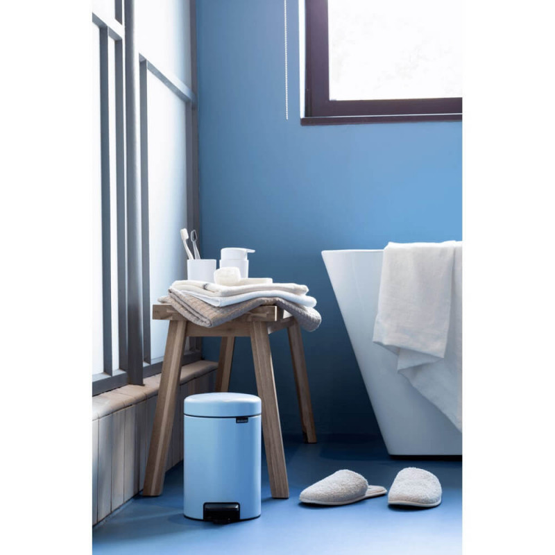 Κάδος απορριμμάτων με πεντάλ Brabantia NewIcon 1005524, 3 L, Ομαλό κλείσιμο, Αντιολισθητική βάση, Γαλάζιο