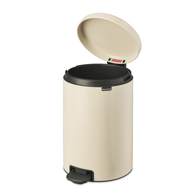Κάδος με πεντάλ Brabantia NewIcon 1005535, 20 l, Ομαλό κλείσιμο, Αντιολισθητική βάση, Μπεζ