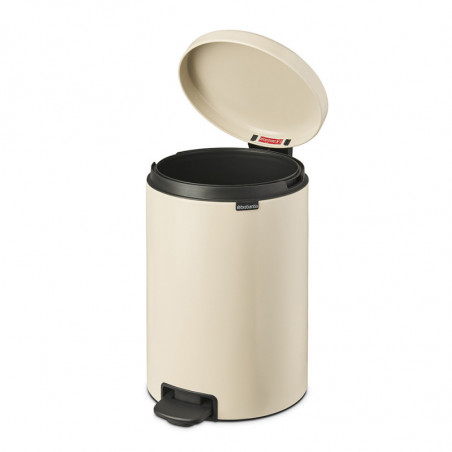 Κάδος με πεντάλ Brabantia NewIcon 1005535, 20 l, Ομαλό κλείσιμο, Αντιολισθητική βάση, Μπεζ