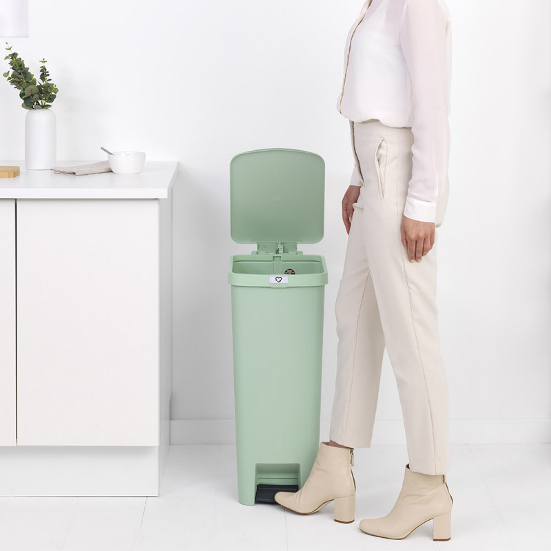 Κάδος απορριμμάτων με πεντάλ Brabantia StepUp 1005558, 40 L, Οικολογικά υλικά, Μεγάλο άνοιγμα, Ανοιχτό πράσινο