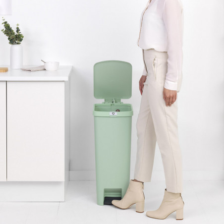 Κάδος απορριμμάτων με πεντάλ Brabantia StepUp 1005558, 40 L, Οικολογικά υλικά, Μεγάλο άνοιγμα, Ανοιχτό πράσινο