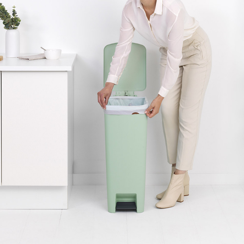 Κάδος απορριμμάτων με πεντάλ Brabantia StepUp 1005558, 40 L, Οικολογικά υλικά, Μεγάλο άνοιγμα, Ανοιχτό πράσινο