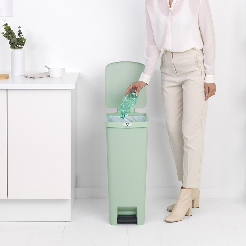 Κάδος απορριμμάτων με πεντάλ Brabantia StepUp 1005558, 40 L, Οικολογικά υλικά, Μεγάλο άνοιγμα, Ανοιχτό πράσινο