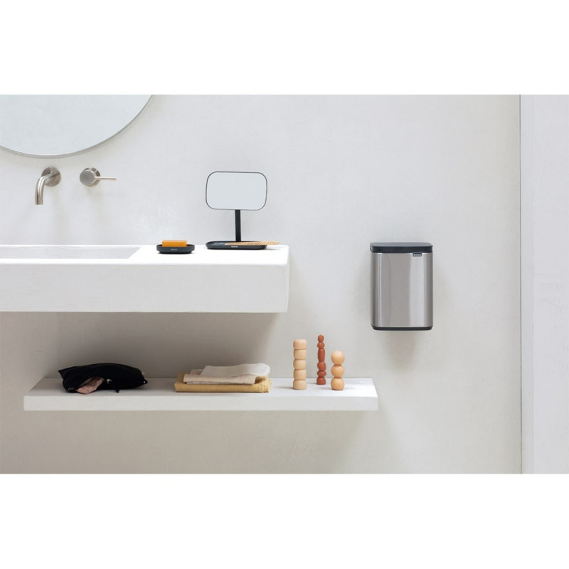 Κάδος Brabantia Bo Small 1006625, 4 L, Ομαλό και αθόρυβο άνοιγμα, Αντιολισθητική βάση, Ανθεκτικό στα δακτυλικά αποτυπώματα, Inox/Matte
