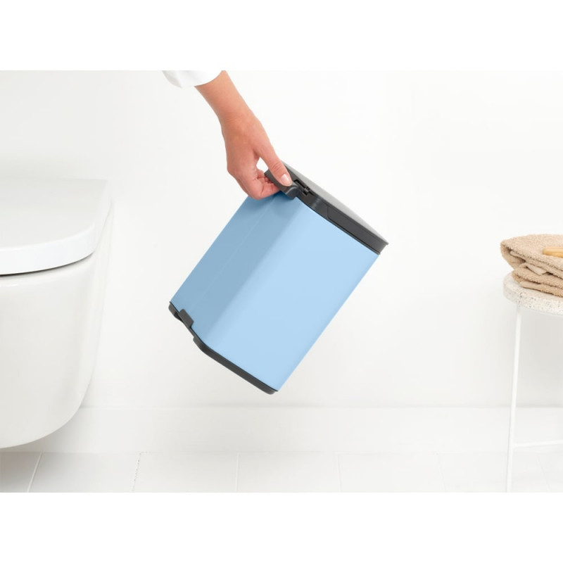 Κάδος Brabantia Bo Small 1006626, 4 L, Ομαλό και αθόρυβο άνοιγμα, Αντιολισθητική βάση, Μπλε ανοιχτόχρωμο