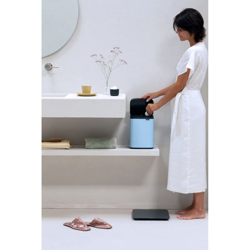 Κάδος Brabantia Bo Small 1006626, 4 L, Ομαλό και αθόρυβο άνοιγμα, Αντιολισθητική βάση, Μπλε ανοιχτόχρωμο