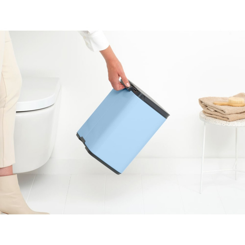 Κάδος Brabantia Bo Small 1006631, 7 L, Ομαλό και αθόρυβο άνοιγμα, Αντιολισθητική βάση, Μπλε ανοιχτόχρωμο