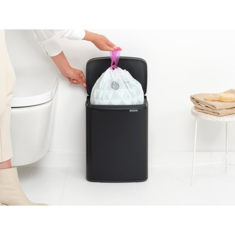 Κάδος Brabantia Bo Small 1006635, 12 l, Αθόρυβο και ομαλό άνοιγμα, Αντιολισθητική βάση, Μαύρο