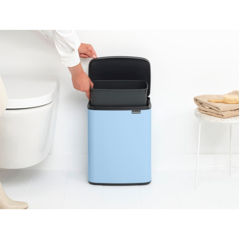 Κάδος Brabantia Bo Small 1006637, 12 l, αθόρυβο και ομαλό άνοιγμα, αντιολισθητική βάση, γαλάζιο χρώμα