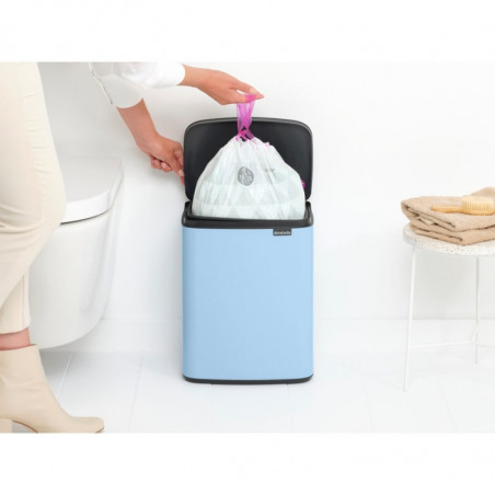 Κάδος Brabantia Bo Small 1006637, 12 l, αθόρυβο και ομαλό άνοιγμα, αντιολισθητική βάση, γαλάζιο χρώμα