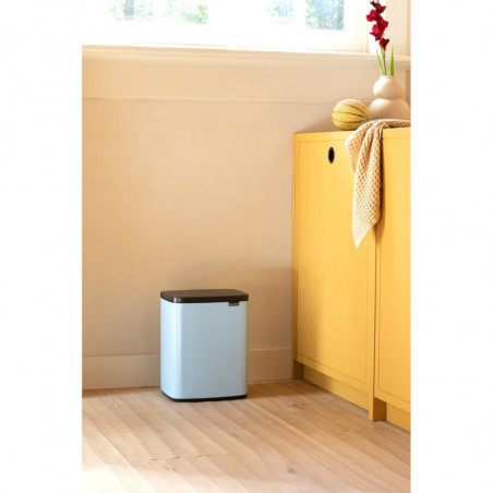 Κάδος Brabantia Bo Small 1006637, 12 l, αθόρυβο και ομαλό άνοιγμα, αντιολισθητική βάση, γαλάζιο χρώμα