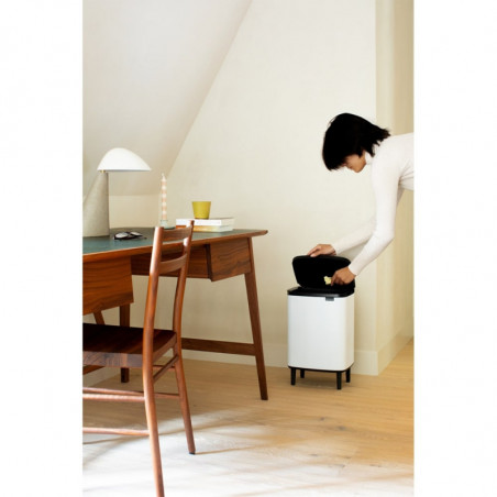 Κάδος Brabantia Bo Small Hi 1006647, 12 l, Ομαλό και αθόρυβο άνοιγμα, Αντιολισθητική βάση, Λευκό