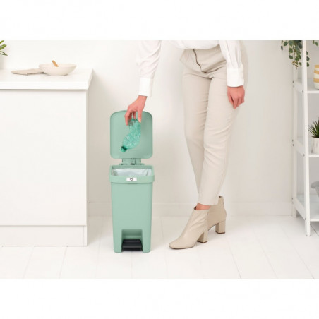 Κάδος απορριμμάτων με πεντάλ Brabantia StepUp 1008481, 16 L, Οικολογικά υλικά, Μεγάλο άνοιγμα, Ανοιχτό πράσινο