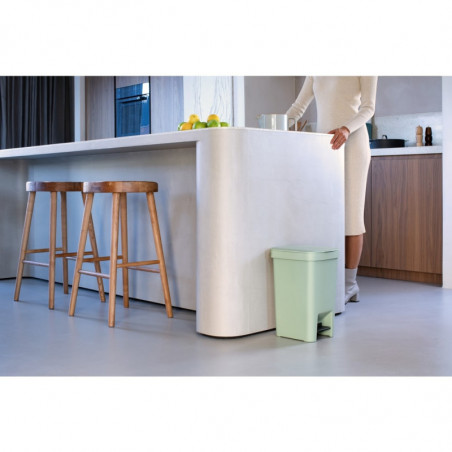 Κάδος απορριμμάτων με πεντάλ Brabantia StepUp 1008481, 16 L, Οικολογικά υλικά, Μεγάλο άνοιγμα, Ανοιχτό πράσινο