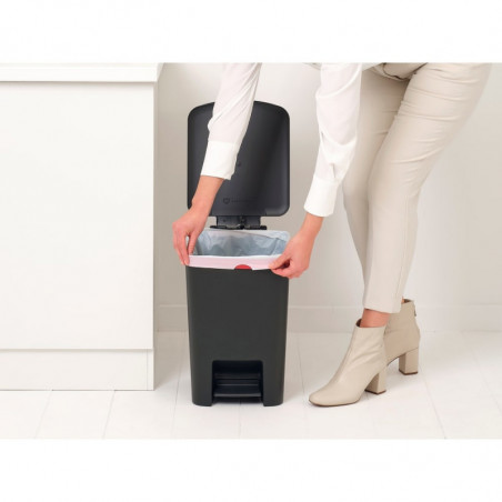 Κάδος απορριμμάτων με πεντάλ Brabantia StepUp 1008482, 25 L, Οικολογικά υλικά, Μεγάλο άνοιγμα, Σκούρο γκρι