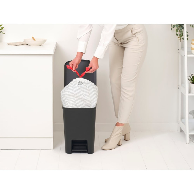Κάδος απορριμμάτων με πεντάλ Brabantia StepUp 1008482, 25 L, Οικολογικά υλικά, Μεγάλο άνοιγμα, Σκούρο γκρι